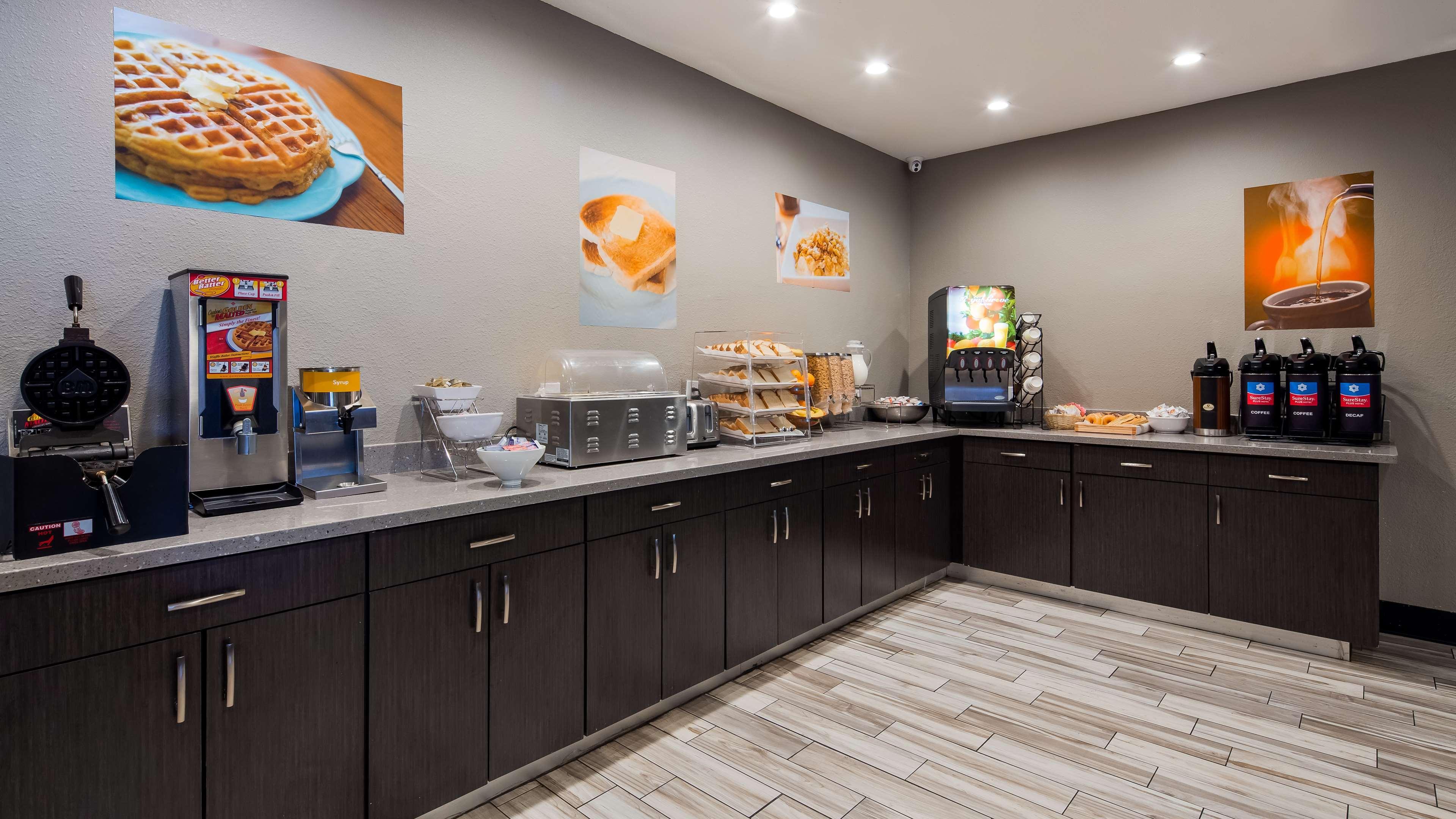 Surestay Plus Hotel By Best Western Point Richmond Exterior photo