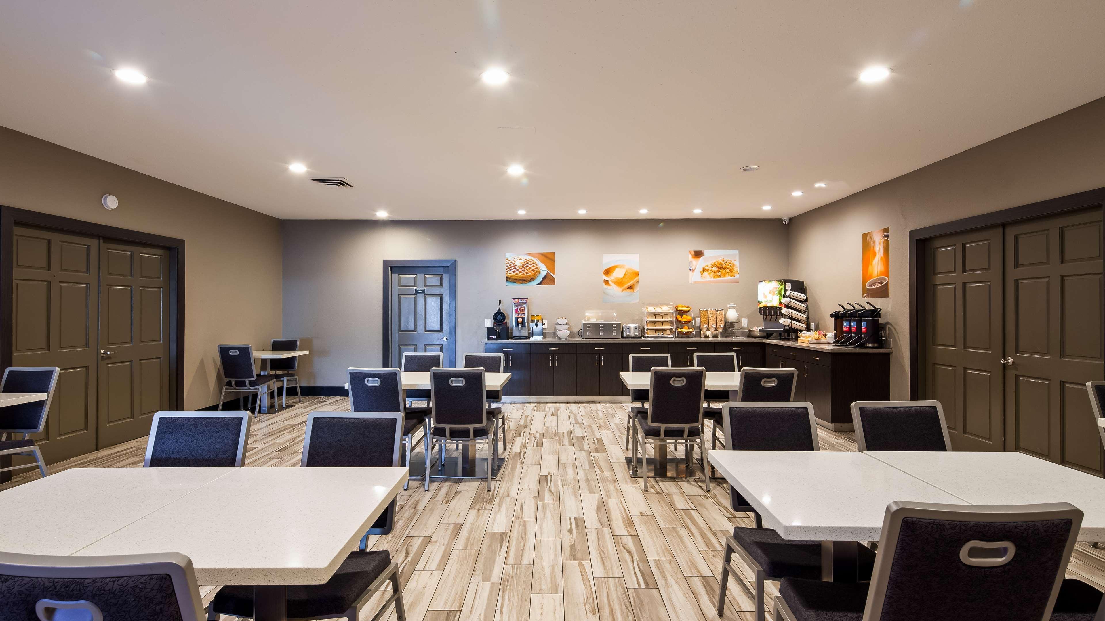 Surestay Plus Hotel By Best Western Point Richmond Exterior photo