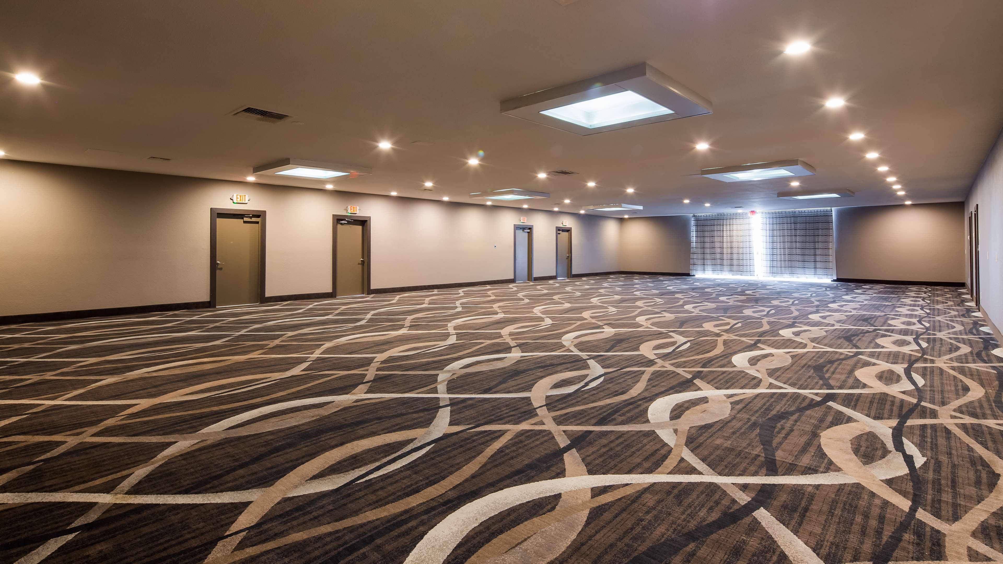 Surestay Plus Hotel By Best Western Point Richmond Exterior photo